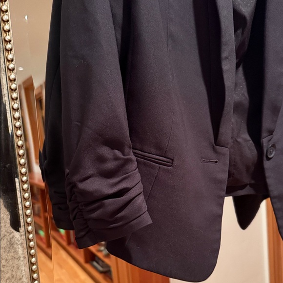 Express Black Blazer - Picture 2 of 6